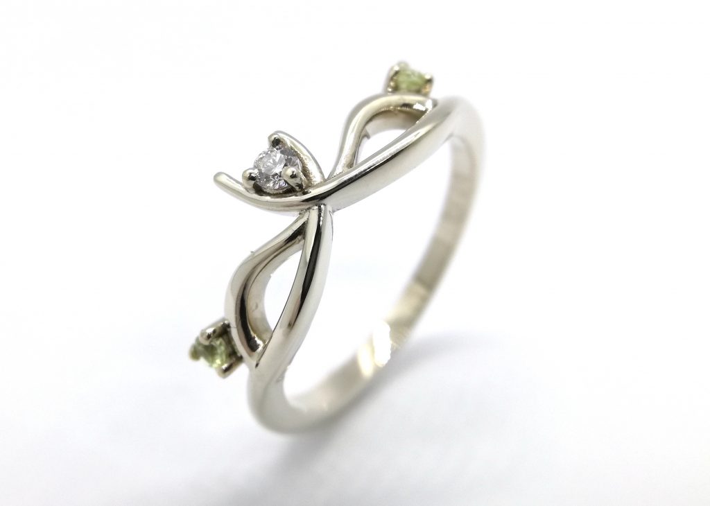 Gallery image 9ct White gold matching wedding band