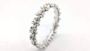 Gallery image Silver Flower Ring